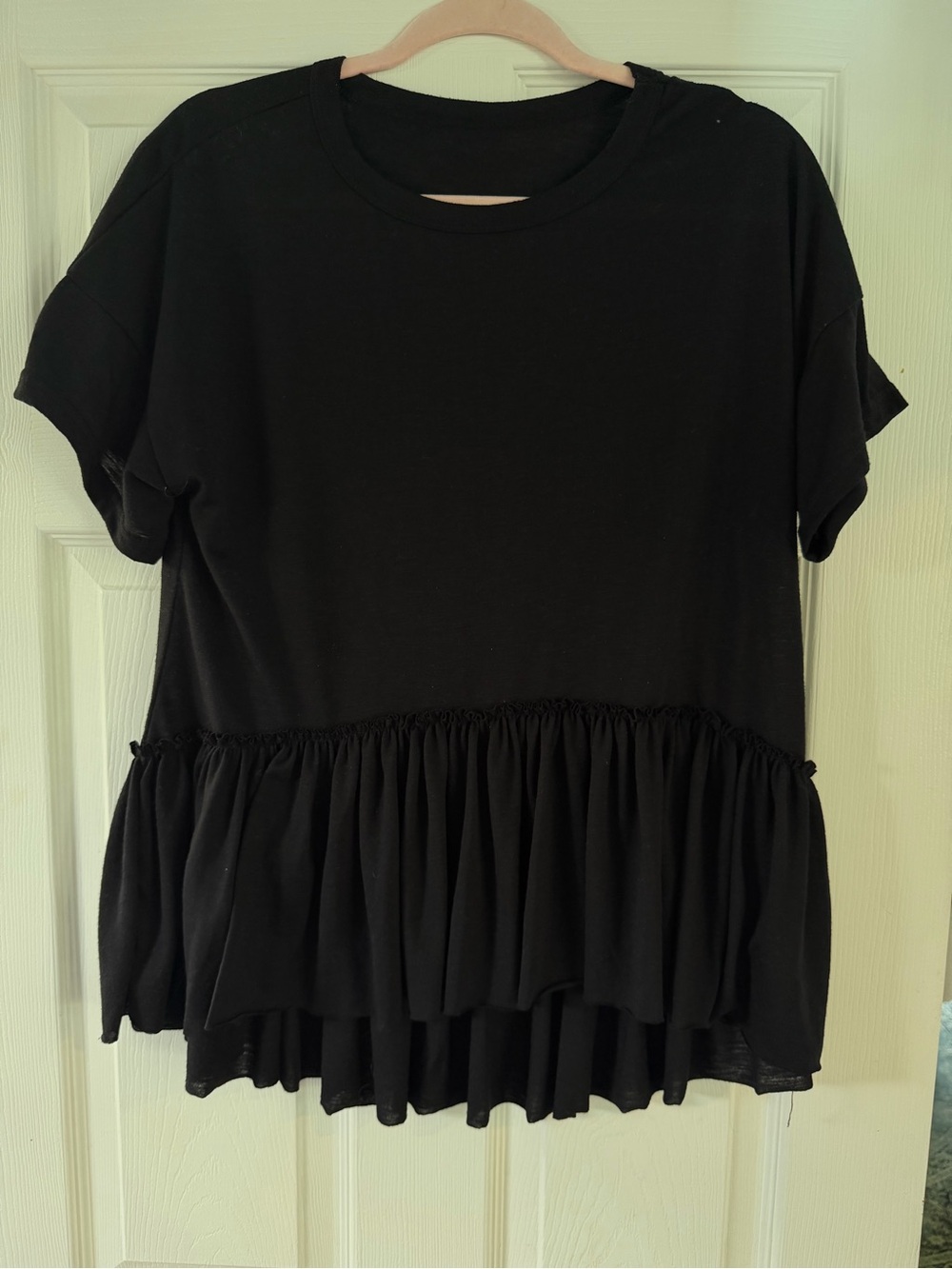 SHEIN Black Short Sleeve Ruffled Hem Tee